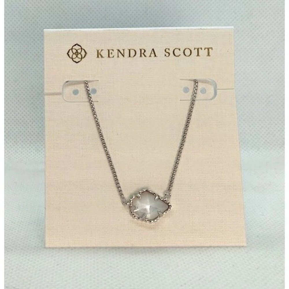 Kendra Scott Tess Silver Pendant Necklace In Ivory Pearl